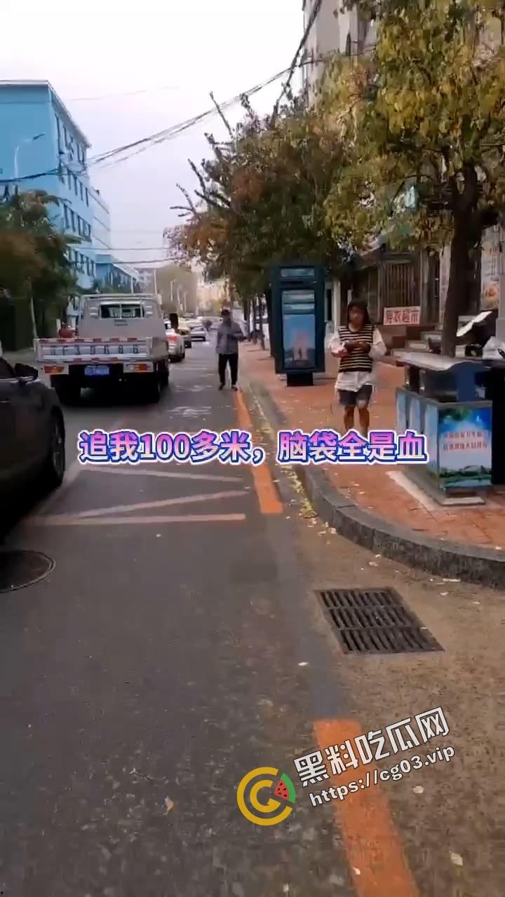 辽宁丹东街头 女子满头鲜血狼狈不堪 自称朝鲜人被骗到按摩店工作 这是逃出来的不想活了 第2张 辽宁丹东街头 女子满头鲜血狼狈不堪 自称朝鲜人被骗到按摩店工作 这是逃出来的不想活了 第2张