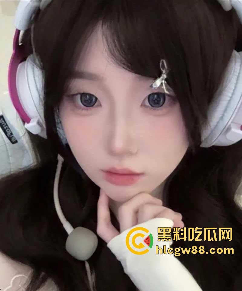 抖音清纯反差网红【圆】金主大尺度福利视频流出 完美身材尤物搔首裸舞 情趣内衣诱惑掰穴求操 第6张 抖音清纯反差网红【圆】金主大尺度福利视频流出 完美身材尤物搔首裸舞 情趣内衣诱惑掰穴求操 第6张