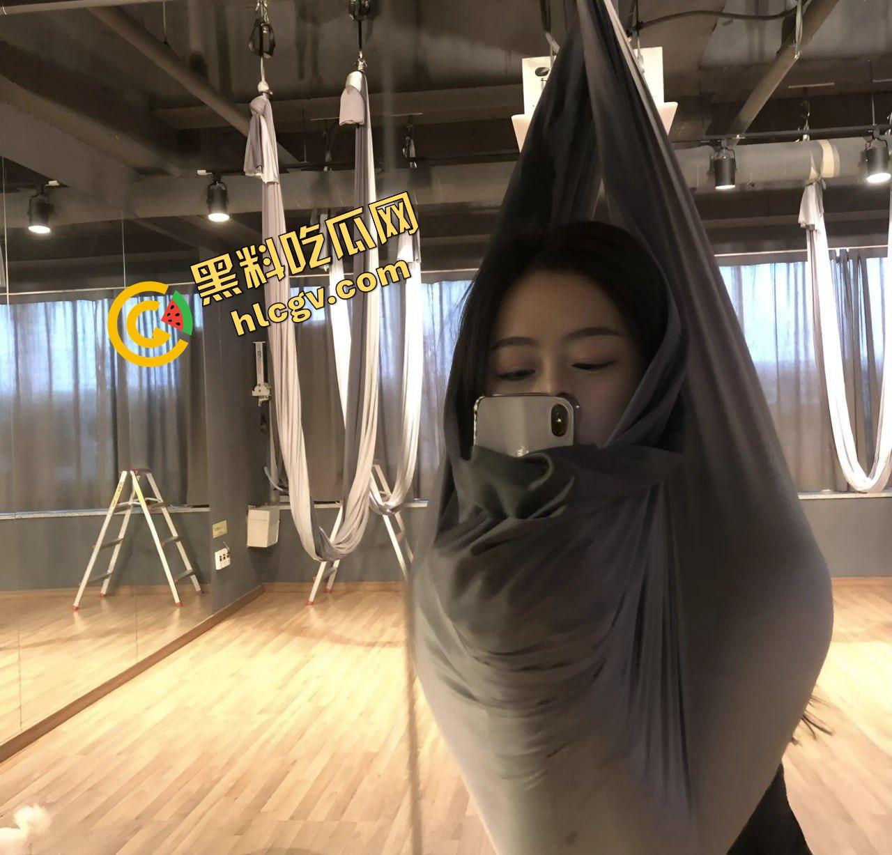 浙江杭州反差母狗『陈洁』酒吧结交社会男友 刚认识就到家里做爱 淫荡至极!独家曝光! 第5张 浙江杭州反差母狗『陈洁』酒吧结交社会男友 刚认识就到家里做爱 淫荡至极!独家曝光! 第5张