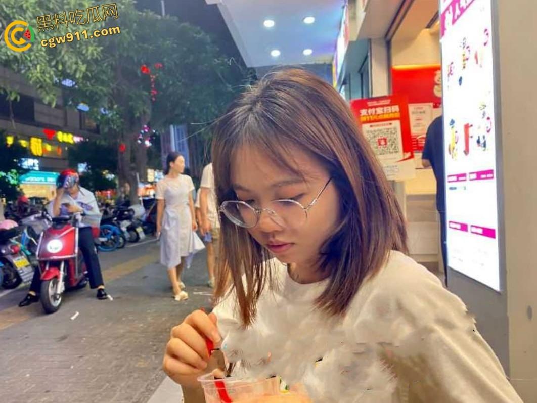 湖南农业大学反差母狗【王弈晴】,外表清纯巨乳嫩妹,私底下超级风骚,叫床声音十分好听,还喜欢口爆吞精! 第2张 湖南农业大学反差母狗【王弈晴】,外表清纯巨乳嫩妹,私底下超级风骚,叫床声音十分好听,还喜欢口爆吞精! 第2张