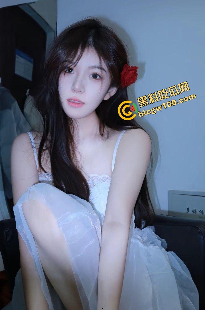 奥迪大哥社交软件上网聊大学妹【许佳】车上湿了换内裤 ，约炮而出酒店爆操嫩逼翘臀！独家原创曝光流出！  第7张