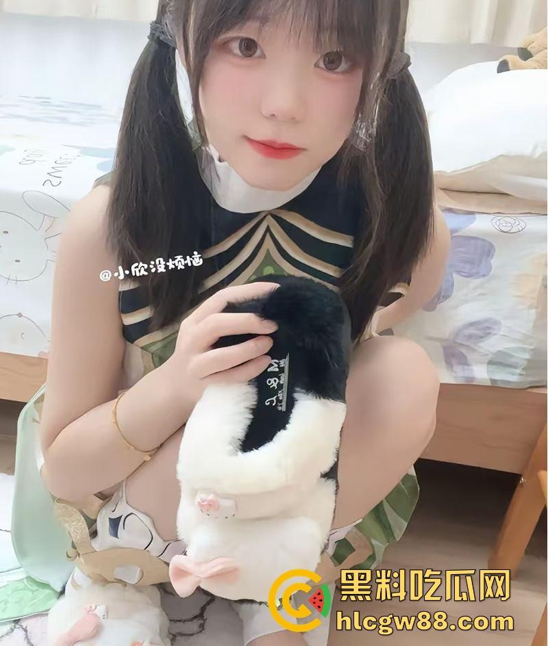 抖音美女网红【小欣没烦恼】惊爆私密足控事业 白玉嫩足 肆意挑逗 男粉丝痴狂打赏只为目睹绝美脚趾 第4张 抖音美女网红【小欣没烦恼】惊爆私密足控事业 白玉嫩足 肆意挑逗 男粉丝痴狂打赏只为目睹绝美脚趾 第4张