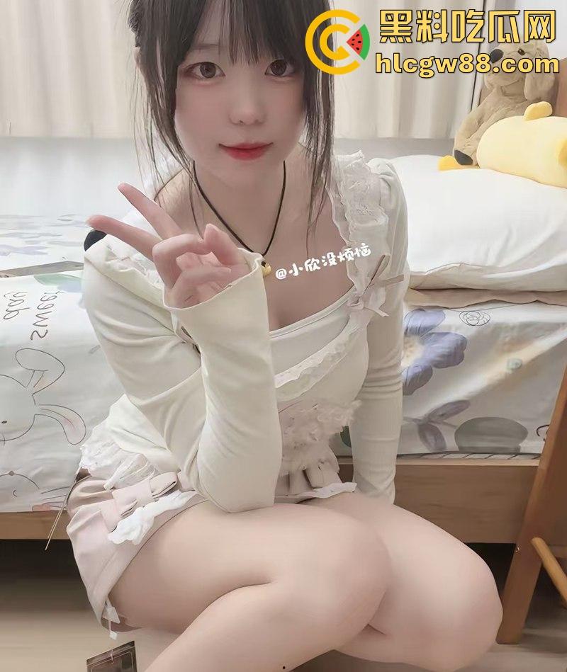 抖音美女网红【小欣没烦恼】惊爆私密足控事业 白玉嫩足 肆意挑逗 男粉丝痴狂打赏只为目睹绝美脚趾 第5张 抖音美女网红【小欣没烦恼】惊爆私密足控事业 白玉嫩足 肆意挑逗 男粉丝痴狂打赏只为目睹绝美脚趾 第5张