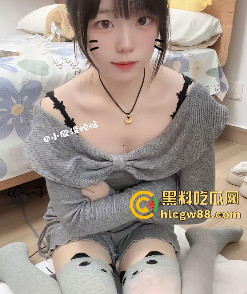 抖音美女网红【小欣没烦恼】惊爆私密足控事业 白玉嫩足 肆意挑逗 男粉丝痴狂打赏只为目睹绝美脚趾 第6张 抖音美女网红【小欣没烦恼】惊爆私密足控事业 白玉嫩足 肆意挑逗 男粉丝痴狂打赏只为目睹绝美脚趾 第6张