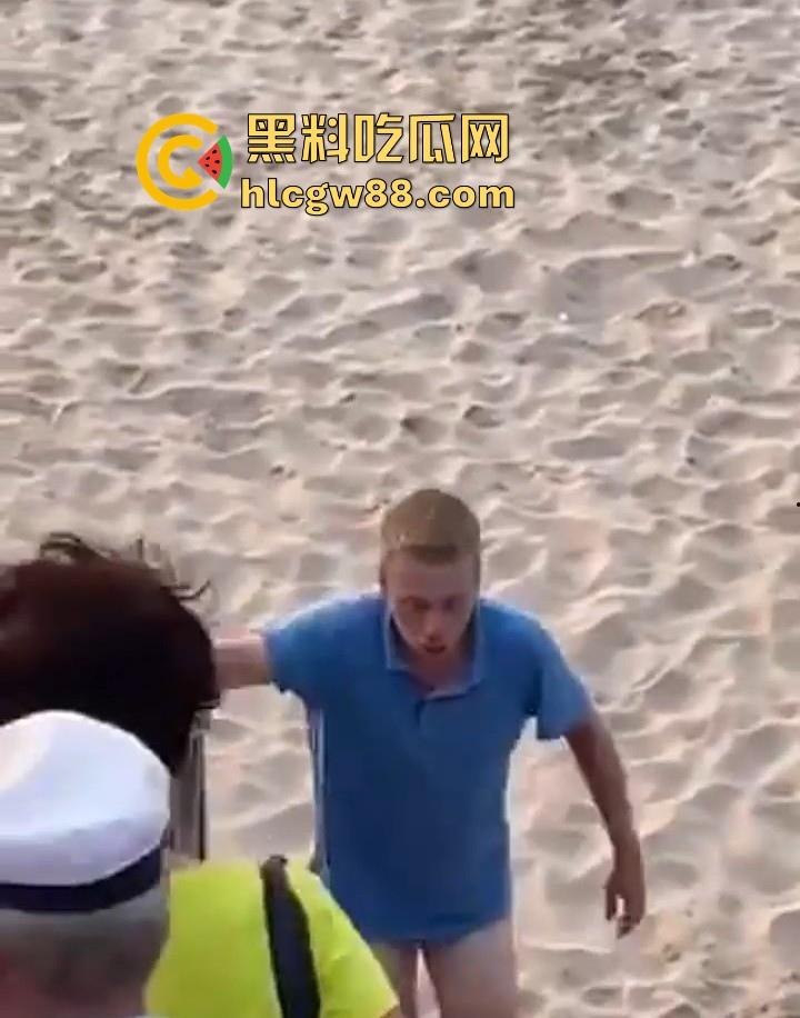波兰一景区海滩 情侣当众做爱辣眼睛 群众指骂仍搖不停 最后遭热心老哥拿拖鞋暴揍  第10张