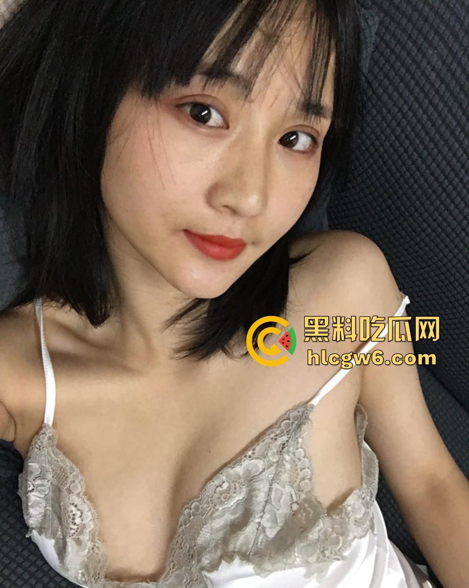 广东医科大学高颜值学妹【廖茵】跟男友裸聊性爱视频来袭，大胆的展示引以为傲的身材。  第1张