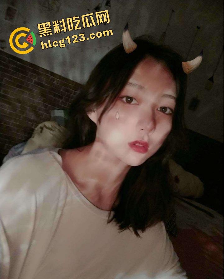 【猛料曝光】东莞某公司老板爆调教下属视频！直接颜射，网友炸锅！  第2张