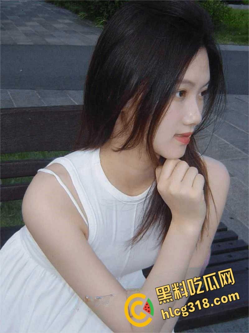 上海高颜值幼师【陈诗雅】，一线天白虎水嫩多汁，床上乖乖听男友话，眼罩白丝无套爽内射 !  第1张