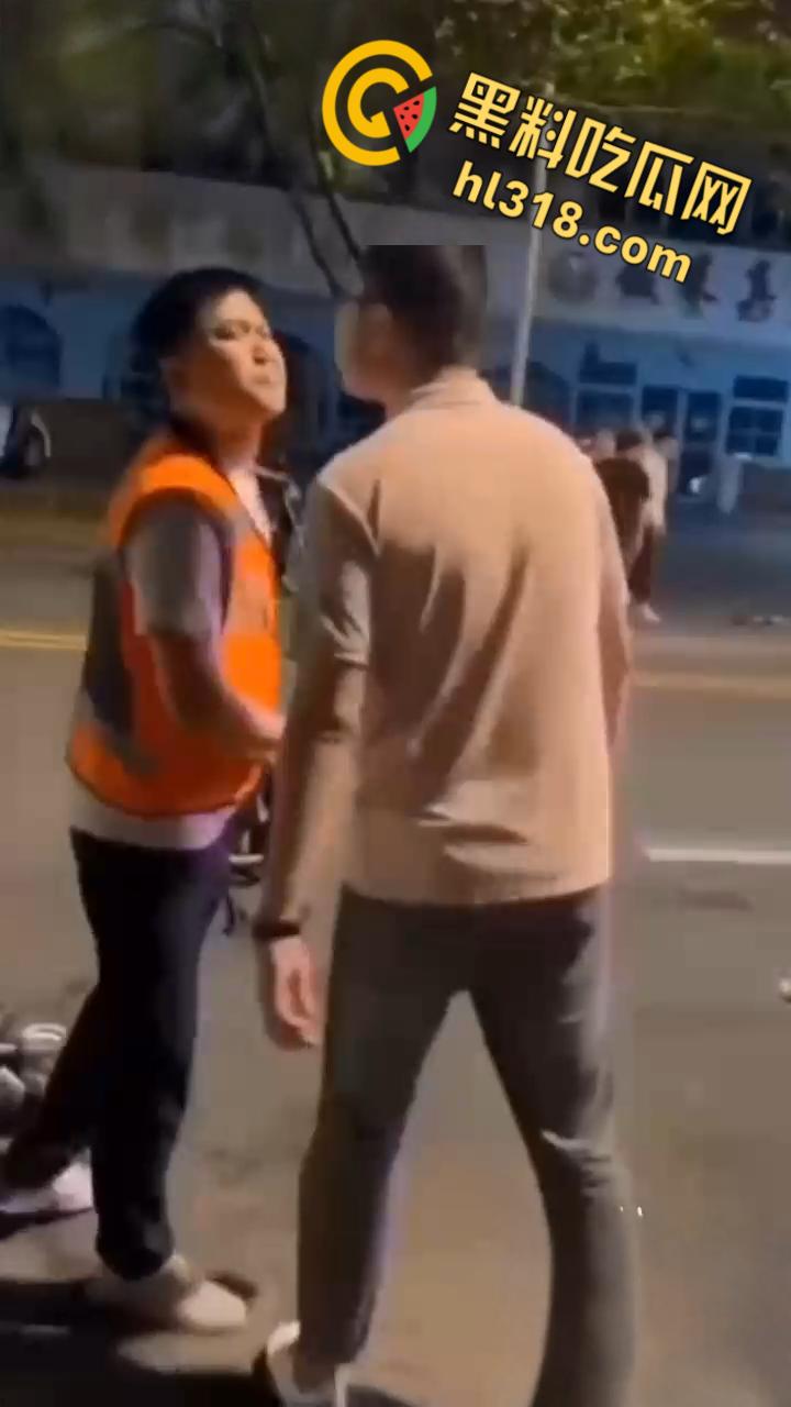 君子动口不动手，达州代驾口水战，用矿泉水喷对面一脸，伤害不高侮辱性极强，代驾小哥技高一筹啊！  第3张