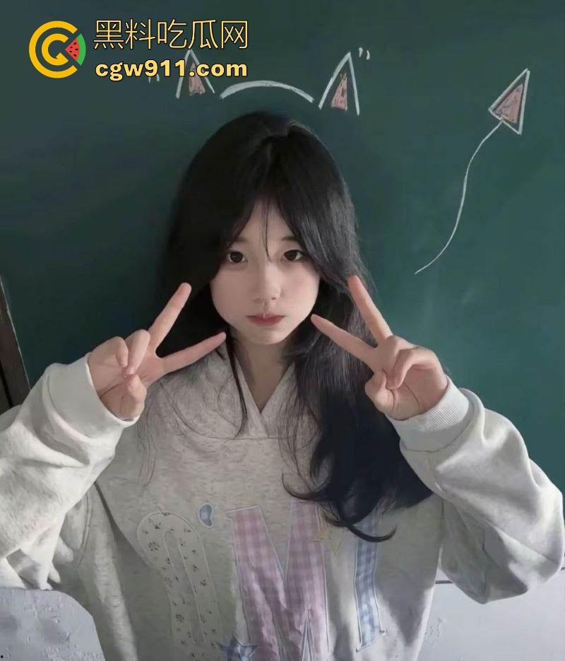 郑州大学清纯大三女大【卢佳颖】学生妹调教榨精狂欢,粉嫩骚穴紧裹肉棒喷汁高潮,榨得男友欲仙欲死! 第3张 郑州大学清纯大三女大【卢佳颖】学生妹调教榨精狂欢,粉嫩骚穴紧裹肉棒喷汁高潮,榨得男友欲仙欲死! 第3张