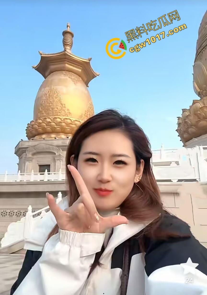 抖音网红少妇【汉堡包】不雅视频泄密：露脸深喉吸睾丸，足交狂野啪啪，技巧炸裂带劲到爆！  第2张