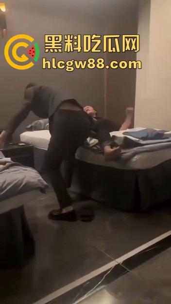 宁波水悦人间6号技师表白王总跪舔，扑倒露光头强真身，求饭票被拒宁当狗不找老实人，锁死老总别祸害兄弟！  第8张