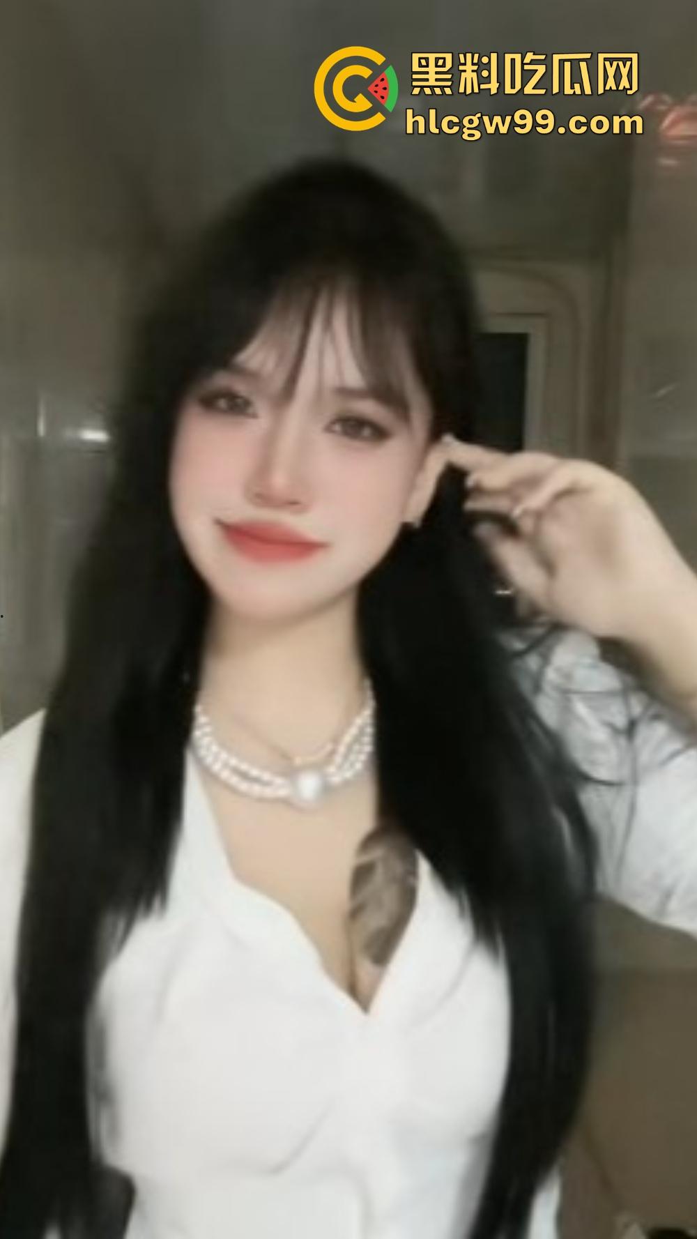 高颜纯欲符文女战士申请出战，甜美脸蛋大奶狂野心，性爱视频流出，调教花样玩不停小鸡男友简直爽飞天！  第2张