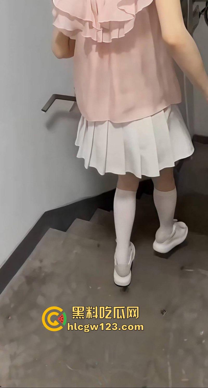 海角乱伦大神【和堂妹的故事】说好带堂妹酒店解决 去她房里直接内射！  第5张