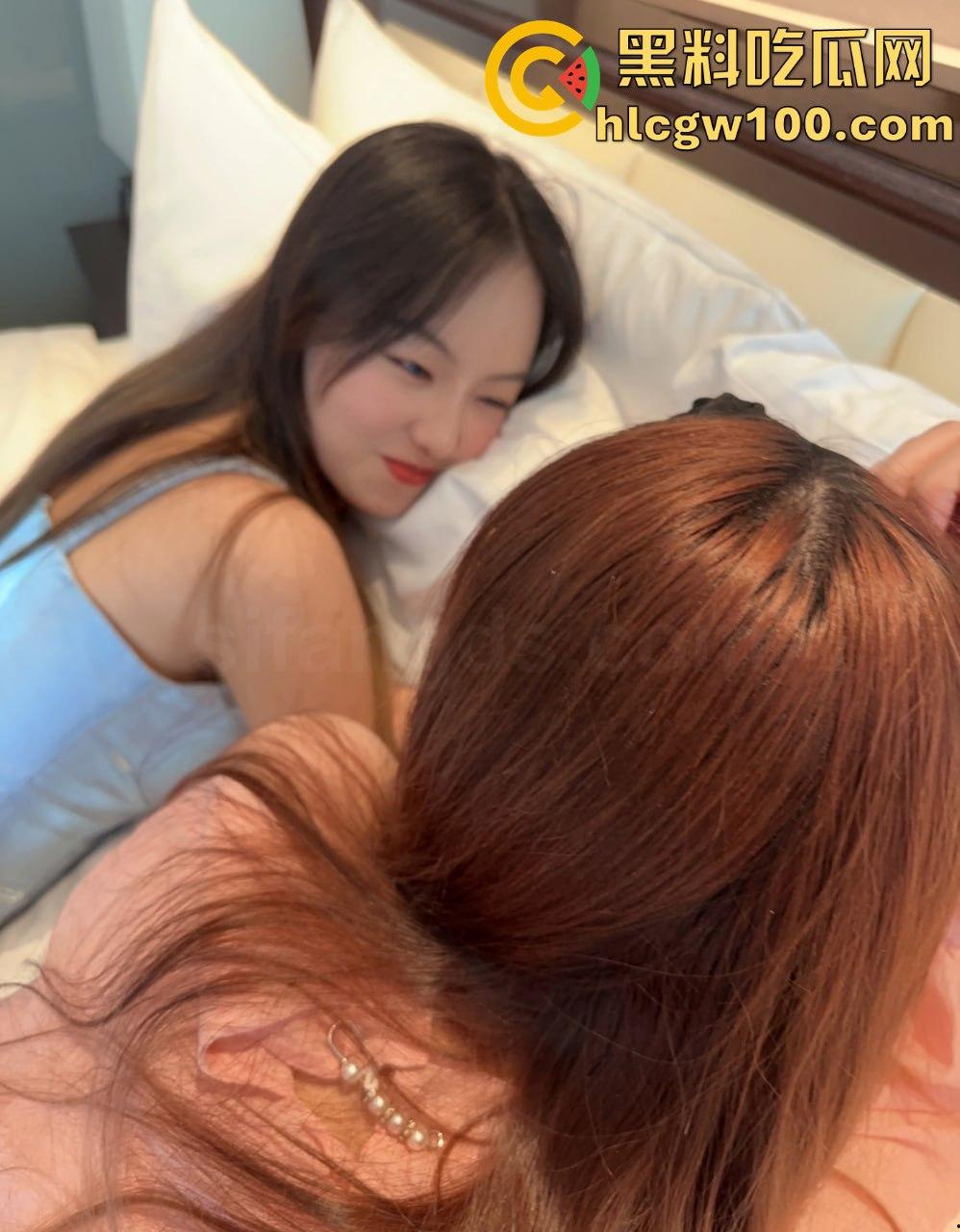 青岛夜店圈骚事小哥双飞闺蜜,小妹一个人觉得玩得不够,还拉闺蜜入伙,喝完酒直接开房玩花样! 第6张 青岛夜店圈骚事小哥双飞闺蜜,小妹一个人觉得玩得不够,还拉闺蜜入伙,喝完酒直接开房玩花样! 第6张