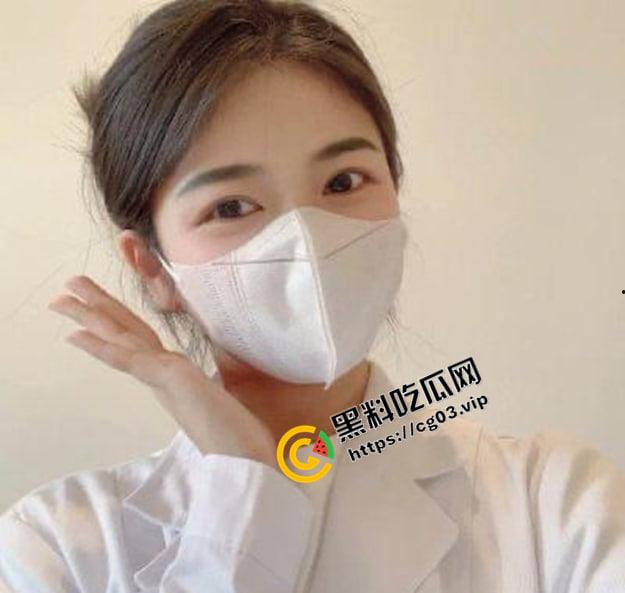 现在的小医院都这么野吗？ 白衣天使 清纯护士在手术室帮病人打飞机还口交  第10张