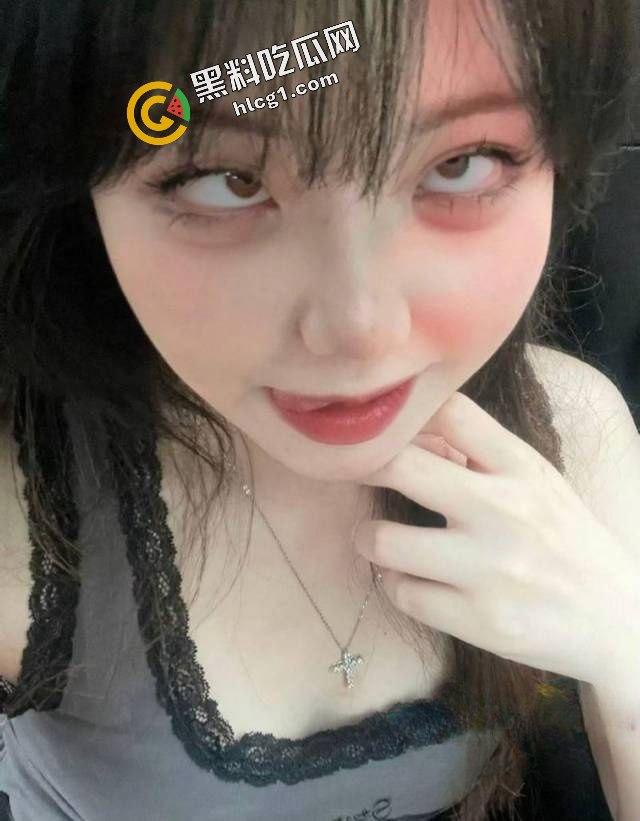 上海师范大学万人骑母狗『秦天』下贱婊子 微胖骚货 炮友自拍视频流出  第4张