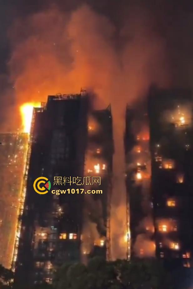11月26日香港大埔宏福苑五级大火，维修外墙竹架起火不阻燃材料猛烧7栋31层大楼，要不是材料劣质能起火吗？  第4张