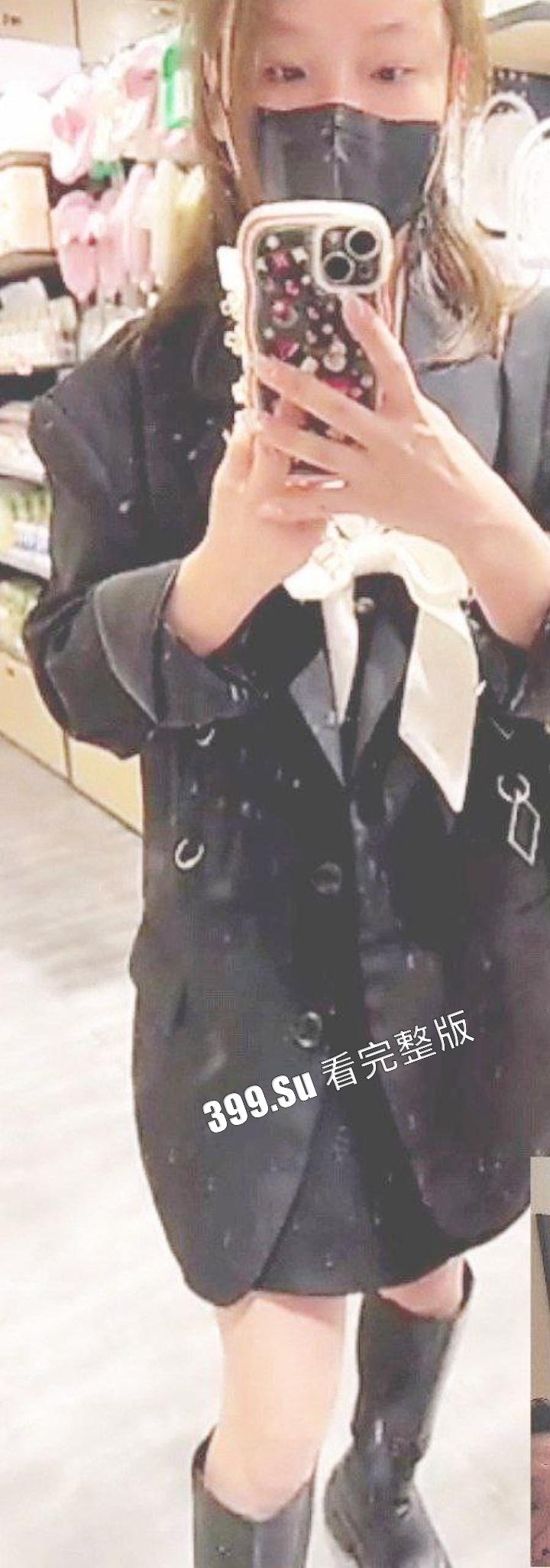 楼凤曝光 广州白云区楼凤「张盈静」 贤妻良母的长相 为生活下海接客 生活照自拍和接客视频流出  第7张