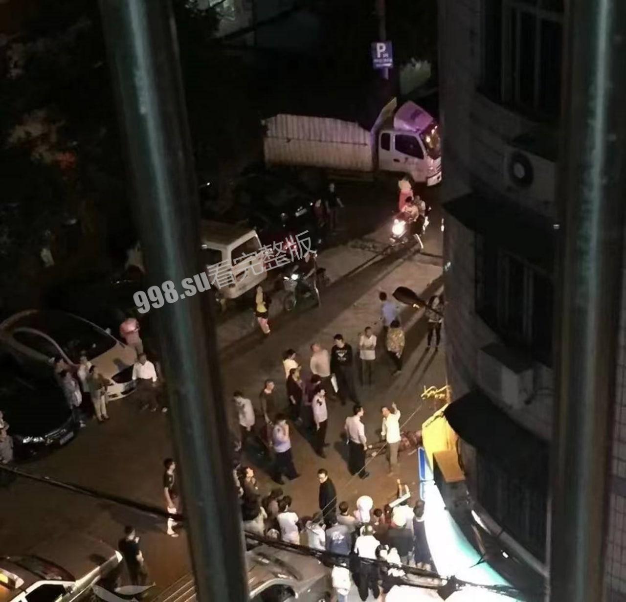 世界杯大小瓜！阿根廷粉丝大哥跳楼！ 妻子哭的好伤心。  第4张