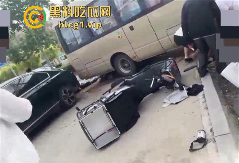 愿逝者安息 生者坚强 泰安东平学校门口发生交通事故致十余人死伤 司机被控制  第4张