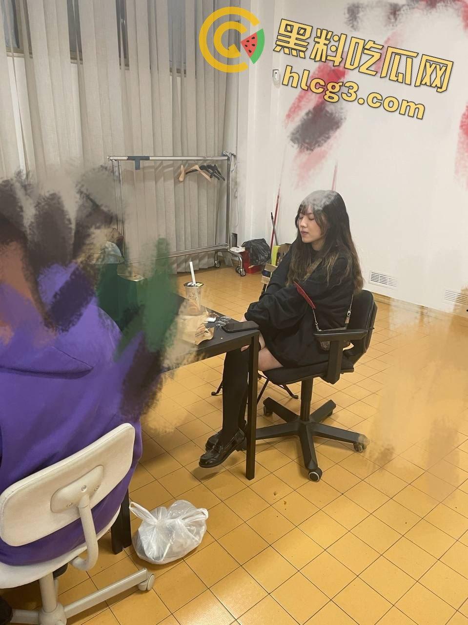 博洛尼亚大学高颜值留学生『阮如意』回国被迷奸,玩具塞逼的羞耻丑闻曝光 第10张 博洛尼亚大学高颜值留学生『阮如意』回国被迷奸,玩具塞逼的羞耻丑闻曝光 第10张