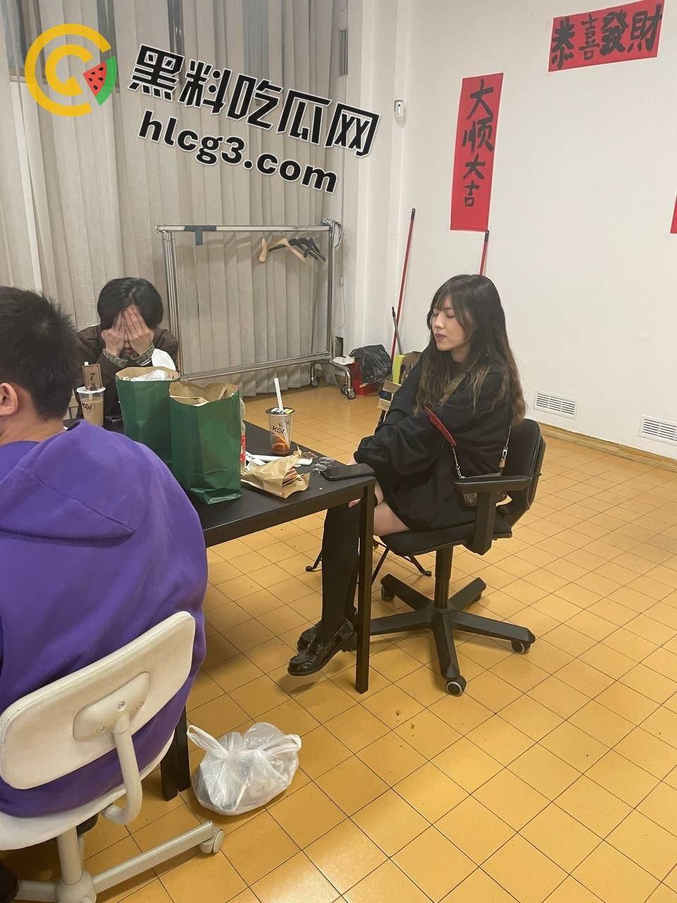 博洛尼亚大学高颜值留学生『阮如意』回国被迷奸,玩具塞逼的羞耻丑闻曝光 第11张 博洛尼亚大学高颜值留学生『阮如意』回国被迷奸,玩具塞逼的羞耻丑闻曝光 第11张