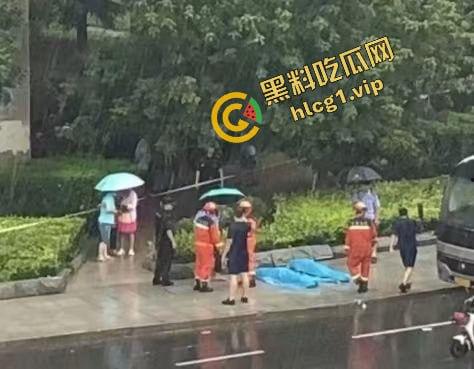 大连大暴雨!父女俩被冲进大巴车 卡在底盘下溺水!2人双双身亡! 第5张 大连大暴雨!父女俩被冲进大巴车 卡在底盘下溺水!2人双双身亡! 第5张
