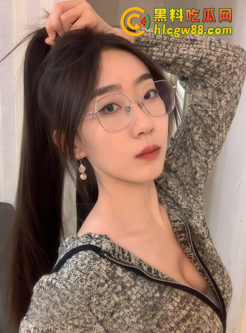 成都少城小学骚鸡老师『苏靖雯』家长肉便器,酒店操逼浪叫不断,眼镜婊爽得翻白眼淫水喷满床! 第1张 成都少城小学骚鸡老师『苏靖雯』家长肉便器,酒店操逼浪叫不断,眼镜婊爽得翻白眼淫水喷满床! 第1张