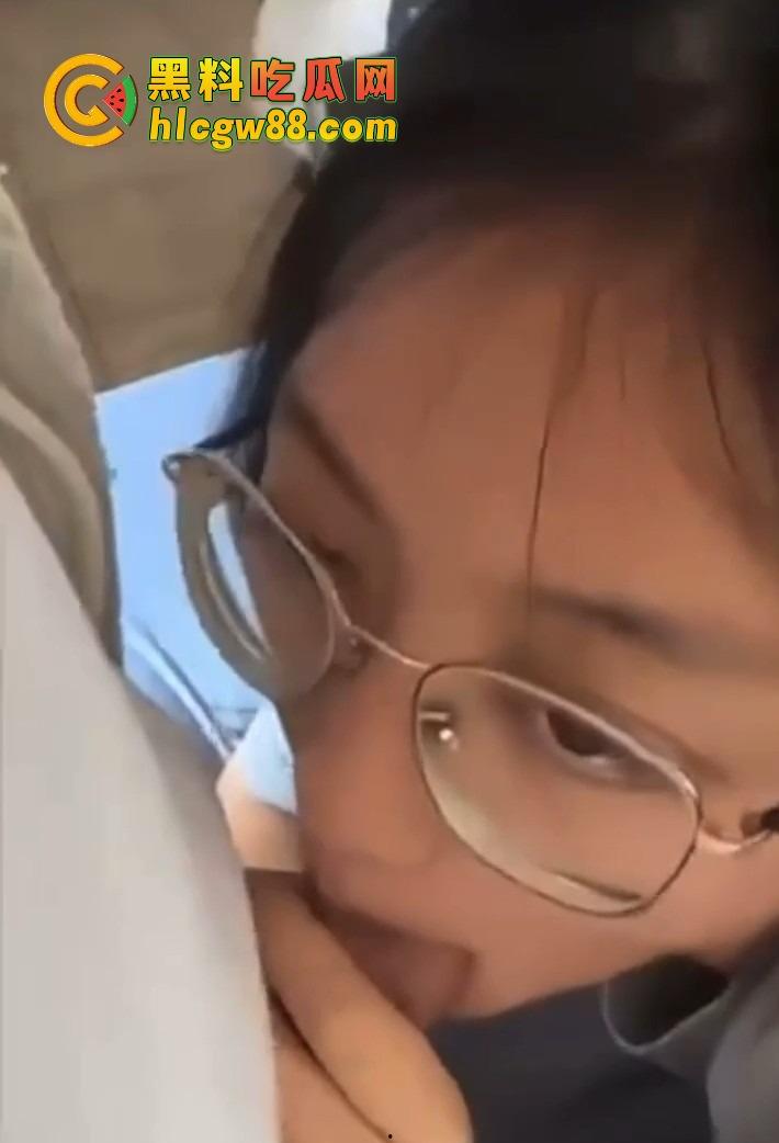 成都少城小学骚鸡老师『苏靖雯』家长肉便器,酒店操逼浪叫不断,眼镜婊爽得翻白眼淫水喷满床! 第8张 成都少城小学骚鸡老师『苏靖雯』家长肉便器,酒店操逼浪叫不断,眼镜婊爽得翻白眼淫水喷满床! 第8张