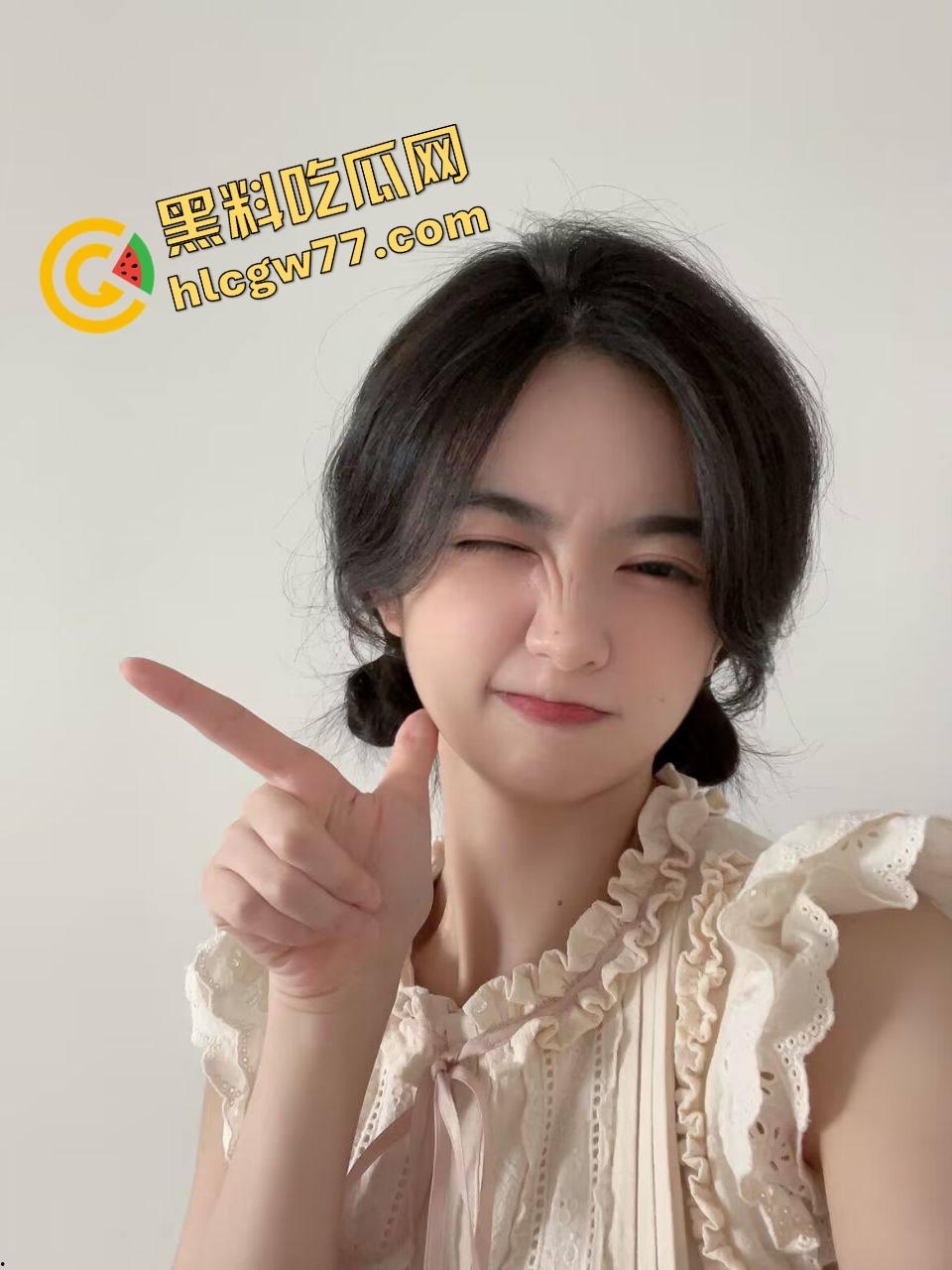 她的膝盖不属于健身房,而是属于床边与地板之间,厦门『袁苗苗』的肉体哲学课! 第5张 她的膝盖不属于健身房,而是属于床边与地板之间,厦门『袁苗苗』的肉体哲学课! 第5张