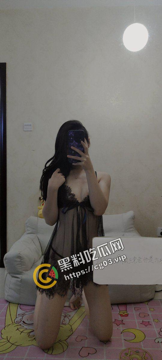 南航在职空姐推特福利姬【月野兔】大战外卖小哥 当着老公的面上演NTR  第9张