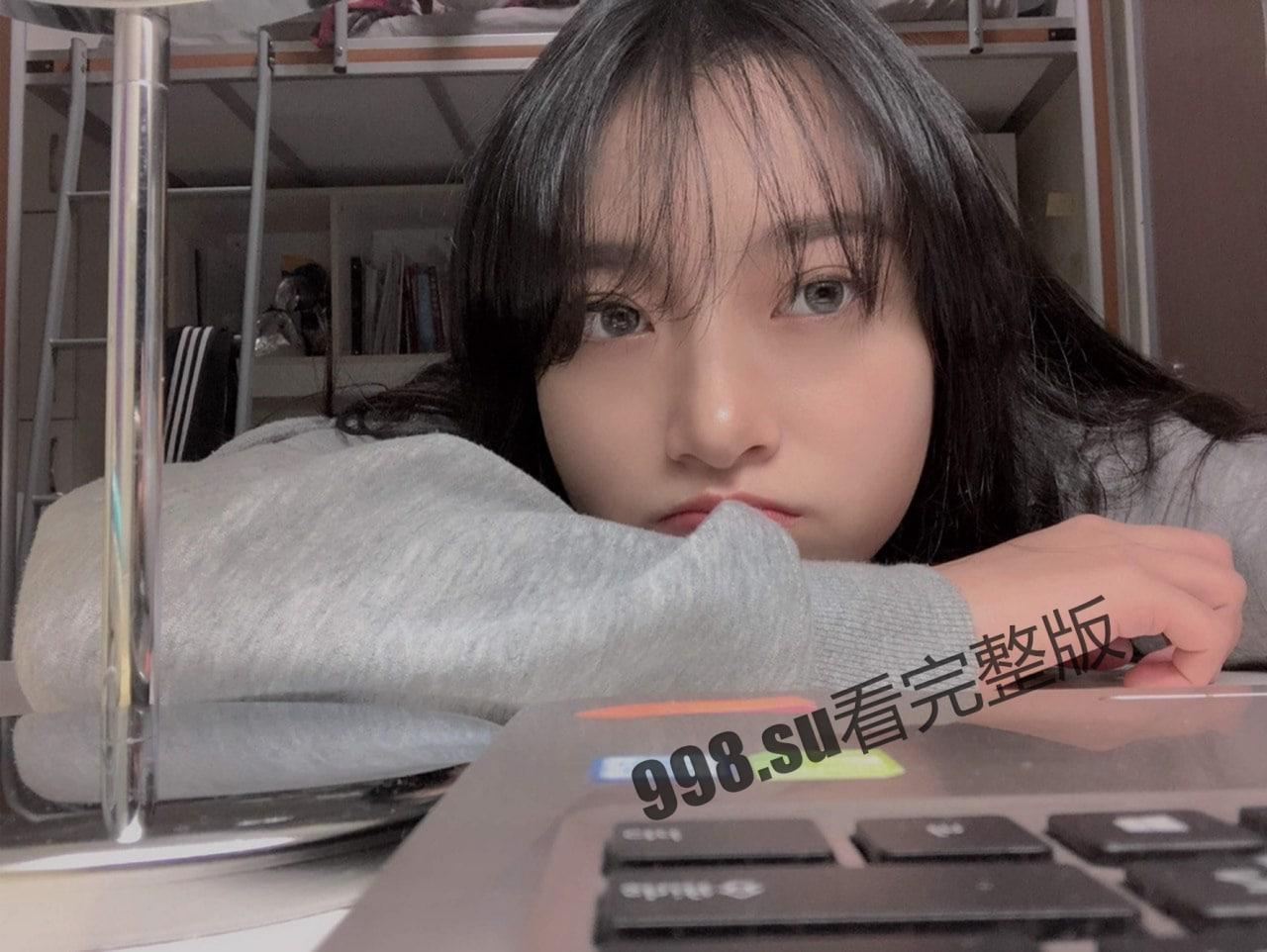 反差！美术学院校花 范琳琳与男友做爱自拍视频流出 颜射吃精口活一流  第2张