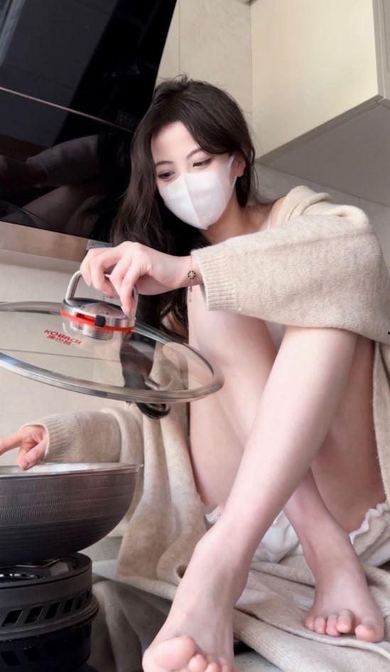 千呼万唤始出来，抖音“刘二萌”微密圈  第7张