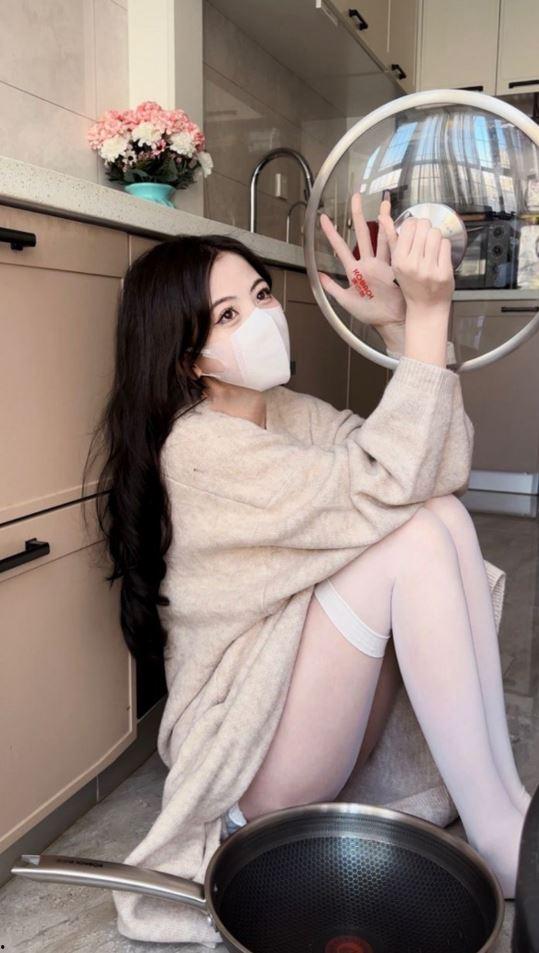 千呼万唤始出来，抖音“刘二萌”微密圈  第9张