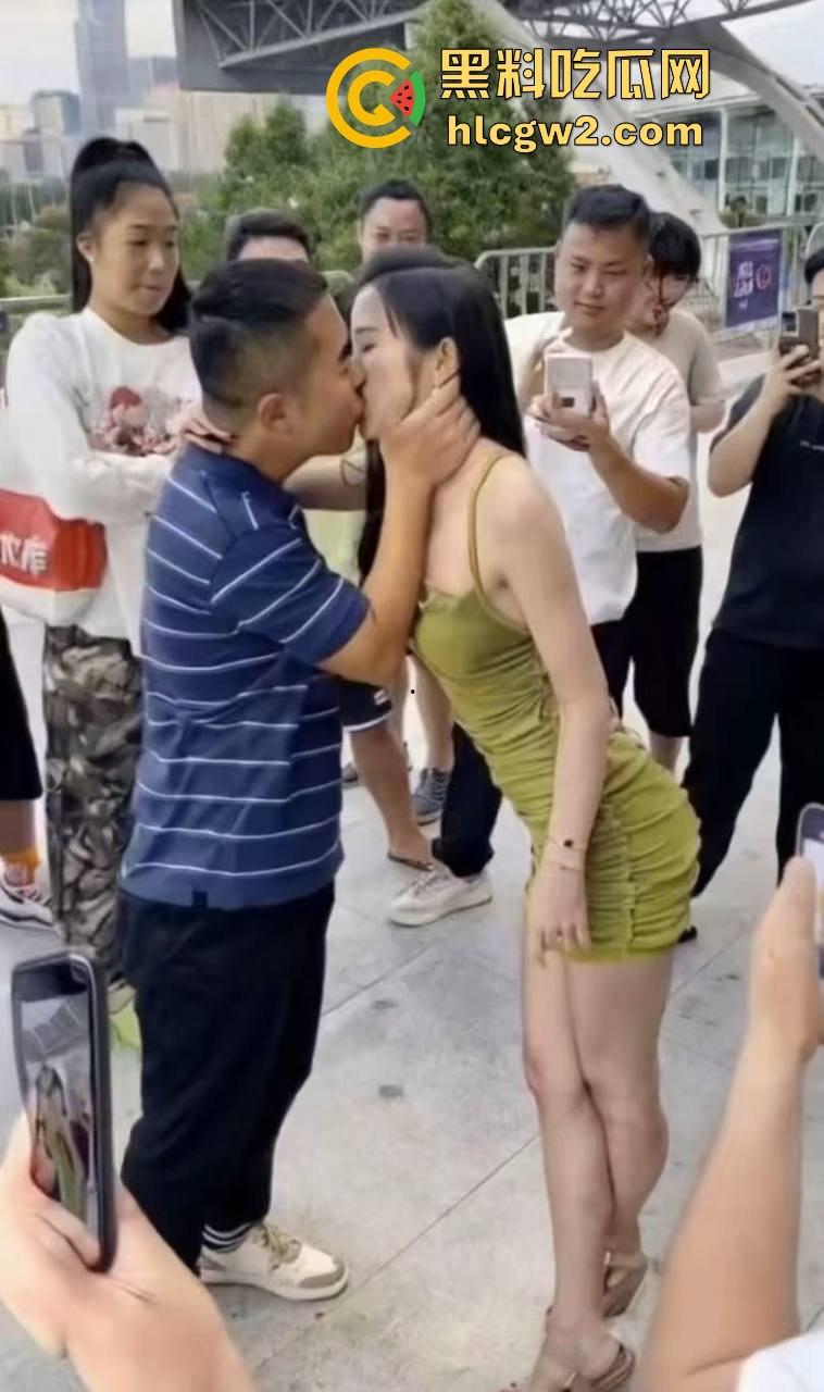 火遍全网的骚眼神大师【条纹哥】封号 一个纯粹色到骨子里的人 低级趣味的神话落幕 纯粹骚气永留人间! 第13张 火遍全网的骚眼神大师【条纹哥】封号 一个纯粹色到骨子里的人 低级趣味的神话落幕 纯粹骚气永留人间! 第13张