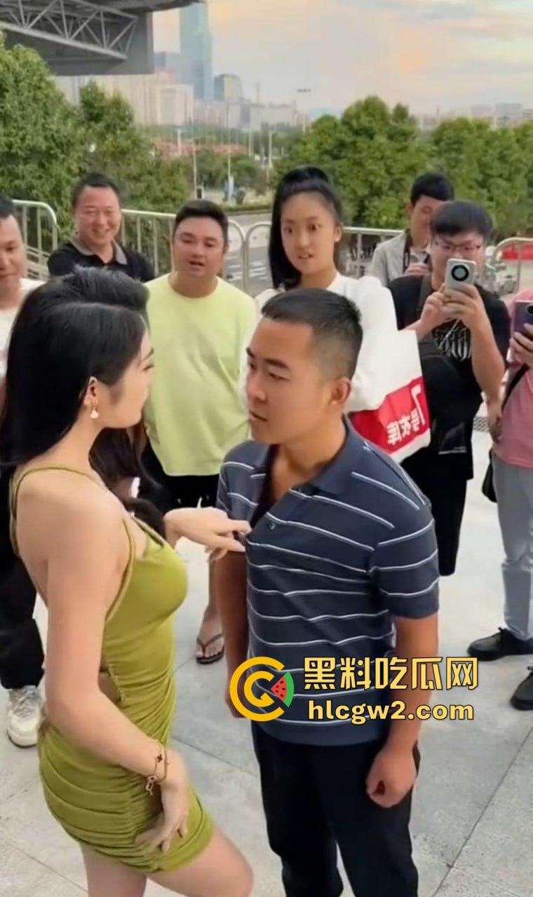 火遍全网的骚眼神大师【条纹哥】封号 一个纯粹色到骨子里的人 低级趣味的神话落幕 纯粹骚气永留人间! 第15张 火遍全网的骚眼神大师【条纹哥】封号 一个纯粹色到骨子里的人 低级趣味的神话落幕 纯粹骚气永留人间! 第15张