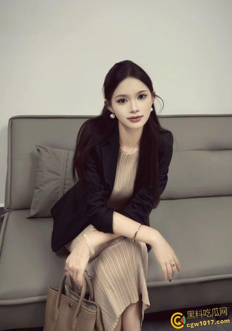 北京人妻【张霓裳】被金主调教爆操,美乳晃荡如水波荡漾,深喉口交骑乘后入,任金主肆意玩弄! 第2张 北京人妻【张霓裳】被金主调教爆操,美乳晃荡如水波荡漾,深喉口交骑乘后入,任金主肆意玩弄! 第2张