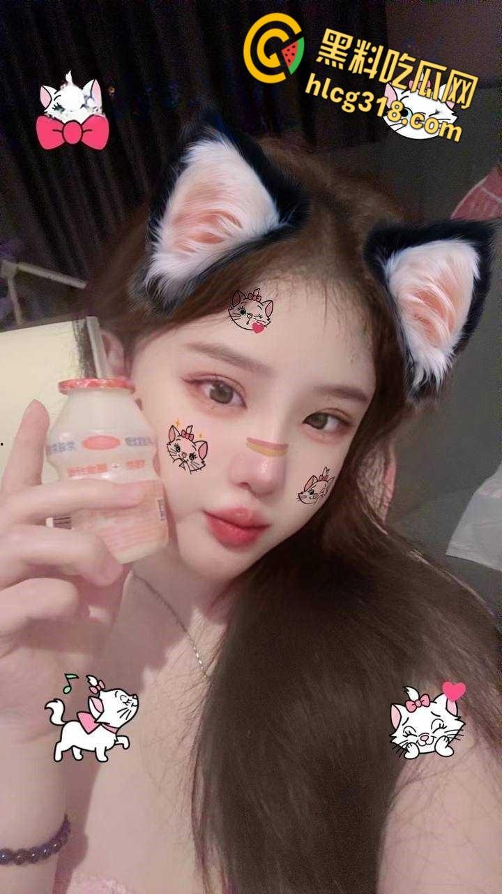 抖音网红小妍真名【费炫裴】，在重庆干直播与老公异地分居，耐不住寂寞偷人被老公发现曝光！  第3张