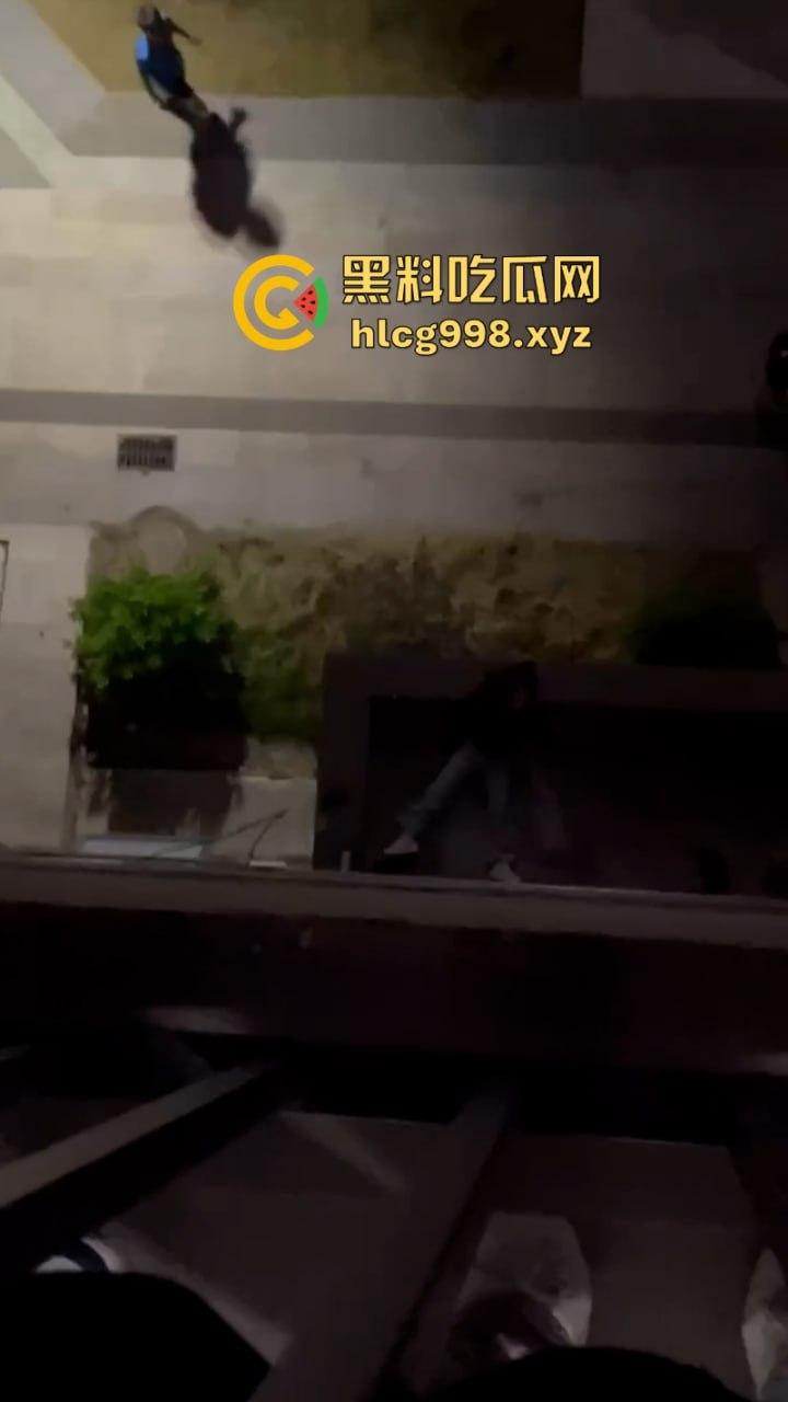 柳州机电一学生跳楼自杀 现场视频揭露真实原因 竟是连裤衩都赔干净了?? 第8张 柳州机电一学生跳楼自杀 现场视频揭露真实原因 竟是连裤衩都赔干净了?? 第8张