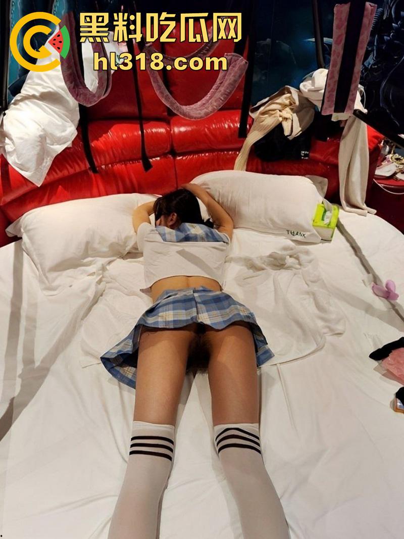 杭州艺术学院校花女神【刘晓晓 】，身材高挑完美尤物，逆天长腿性感撩人，被金主爸爸各种操穴，小穴都干黑了！  第2张