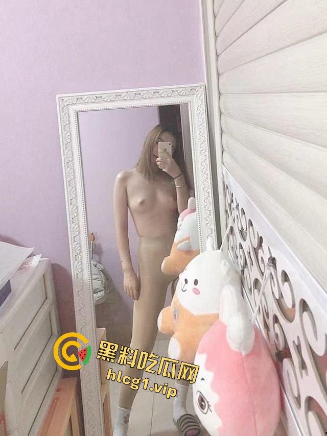 师范学院大二女学生私密自拍云盘外泄！和男友的激情时刻被曝光！  第10张