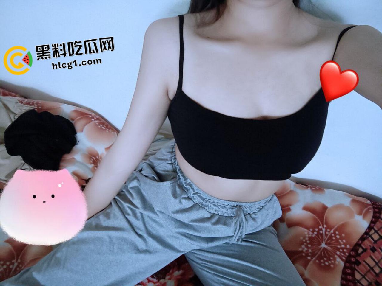 瓜友投稿！四川成都西北中学高三【李忠梅】渣女海王欺骗感情  风骚漏奶勾引 多平台账号实锤曝光 第4张