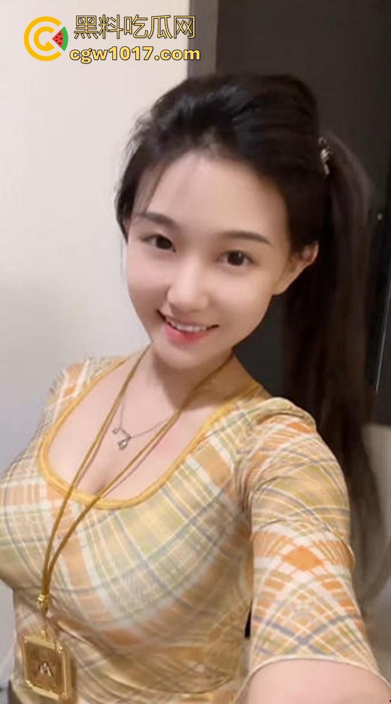 快手网红【轩轩子推荐好物】本是推荐好物清纯主播，却因销量惨淡大胆下海，摇臀晃奶勾引，反差骚浪刺激爆表！  第3张