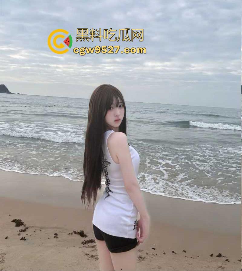 上海工商学院【刘亚雯】被金主爆操视频流出！情趣女仆装开档丝袜，后入狂野花式做爱，反差的极致魅惑！  第5张