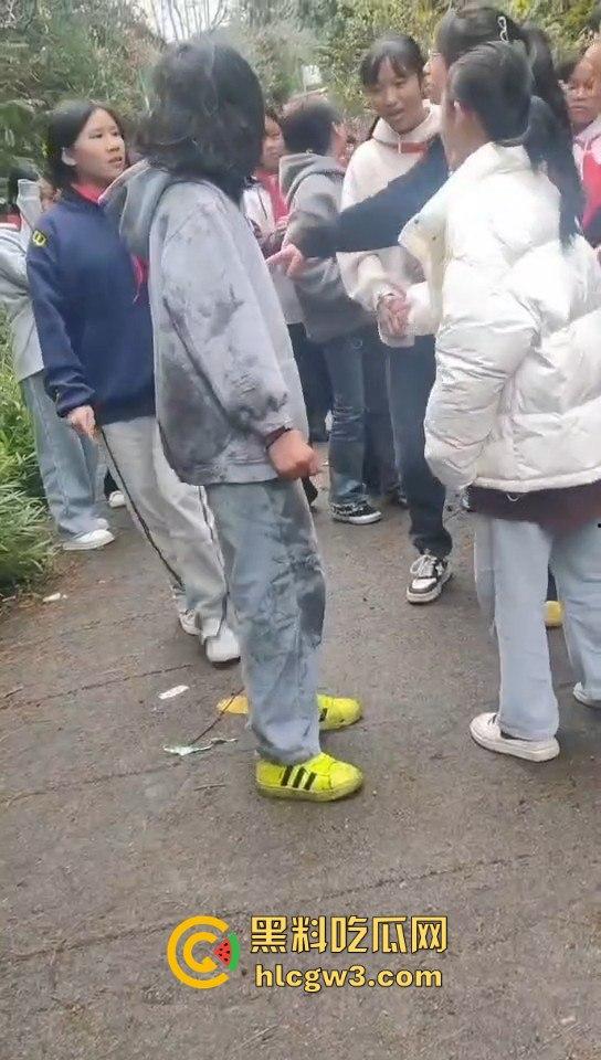 云南富源县小学生暴力殴打女生事件曝光!校园霸凌引发社会震惊,孩子的恶从何而来? 第10张 云南富源县小学生暴力殴打女生事件曝光!校园霸凌引发社会震惊,孩子的恶从何而来? 第10张