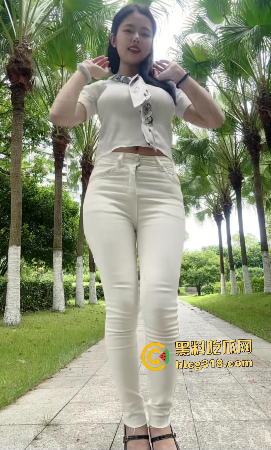 抖音兰花仙子肉丝袜传教士姿势被深插内射,掰开骚逼精液狂流! 第2张 抖音兰花仙子肉丝袜传教士姿势被深插内射,掰开骚逼精液狂流! 第2张