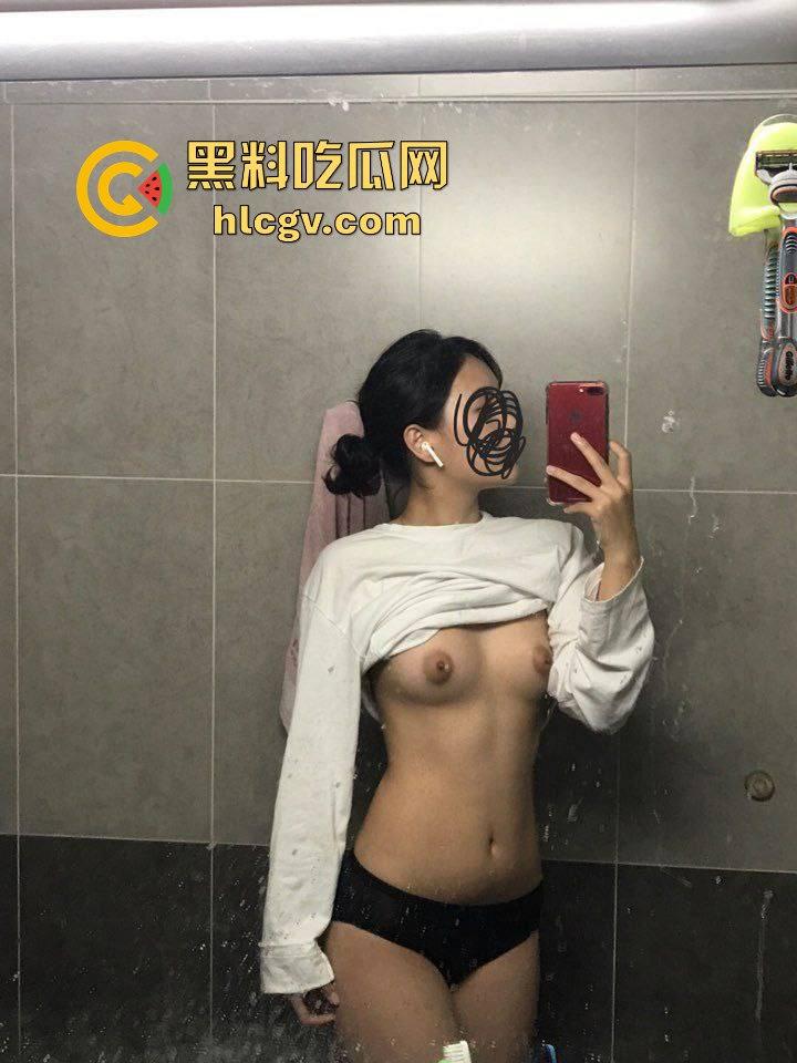 瓜友投稿韩国大一学生妹裸聊!甜美娃娃脸的她,居然洗浴间玩花花裸拍,各种姿势刁钻得让人忍不住拔枪! 第7张 瓜友投稿韩国大一学生妹裸聊!甜美娃娃脸的她,居然洗浴间玩花花裸拍,各种姿势刁钻得让人忍不住拔枪! 第7张