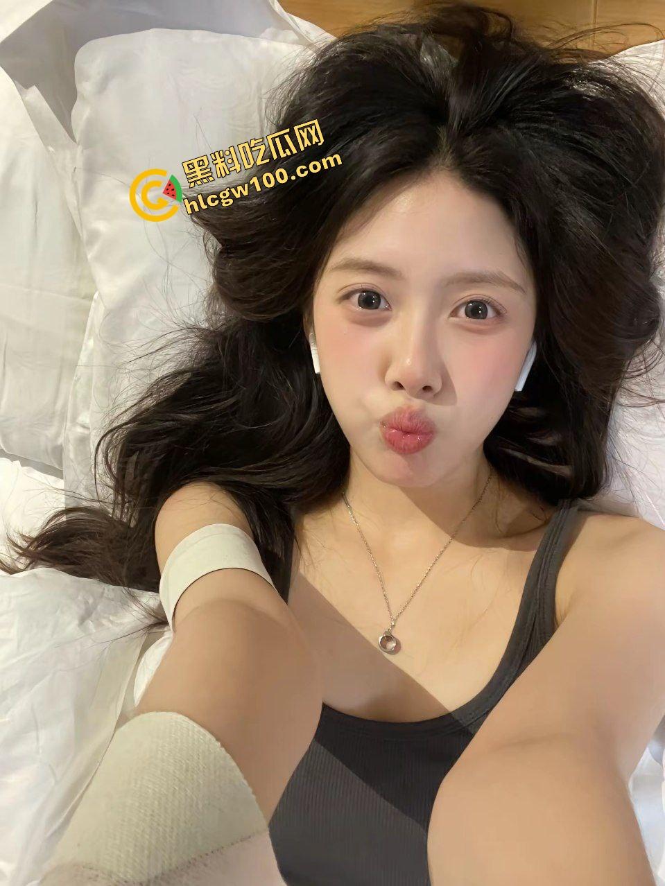 四川文理学院下海眼镜妹【宋书铃】兼职约炮大哥,后入直插塞满爆菊!独家曝光流出! 第1张 四川文理学院下海眼镜妹【宋书铃】兼职约炮大哥,后入直插塞满爆菊!独家曝光流出! 第1张