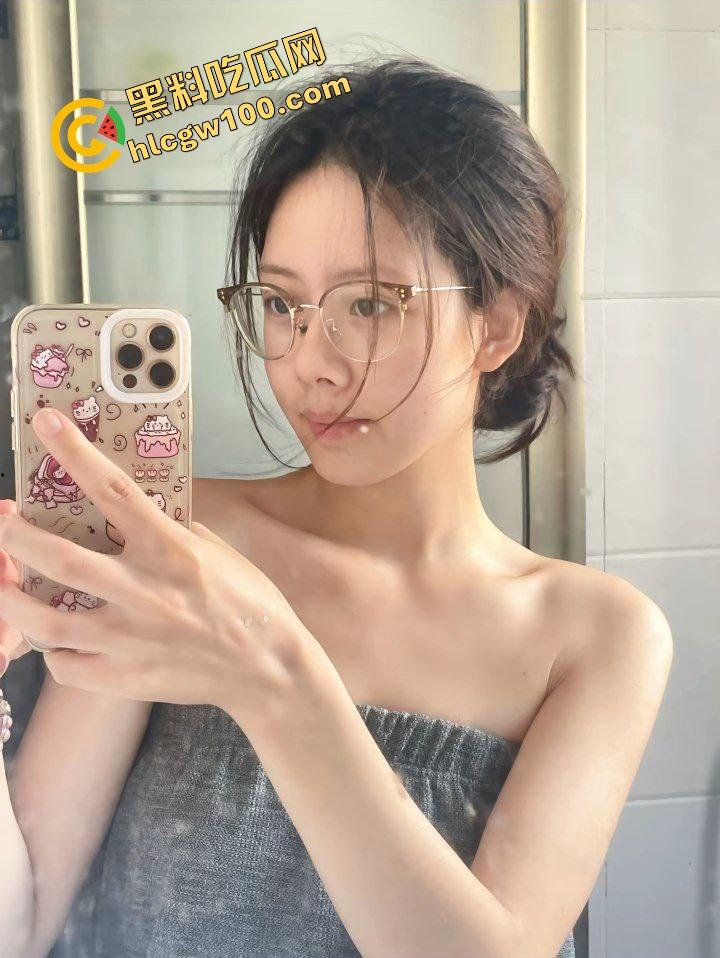 四川文理学院下海眼镜妹【宋书铃】兼职约炮大哥,后入直插塞满爆菊!独家曝光流出! 第2张 四川文理学院下海眼镜妹【宋书铃】兼职约炮大哥,后入直插塞满爆菊!独家曝光流出! 第2张